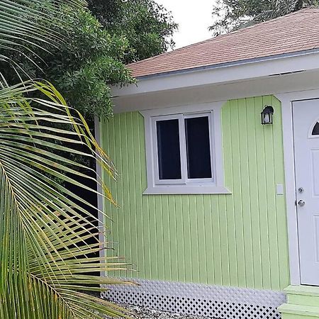 Budget & Basic In Local Neighborhood, 7Min Drive To Downtown Nassau Beach Paradise Apartamento Exterior foto