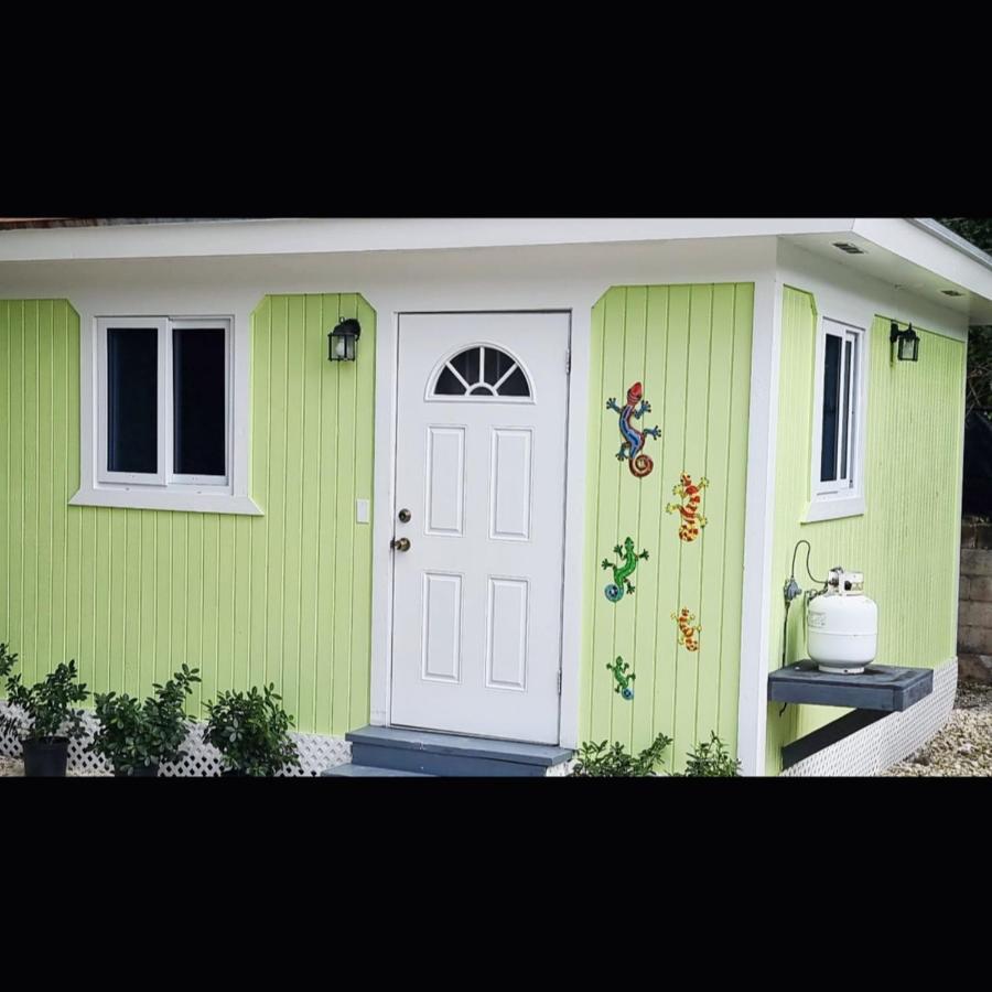 Budget & Basic In Local Neighborhood, 7Min Drive To Downtown Nassau Beach Paradise Apartamento Exterior foto